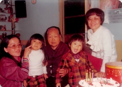 1978: Aunt, cousin, great-grandmother, me, mom